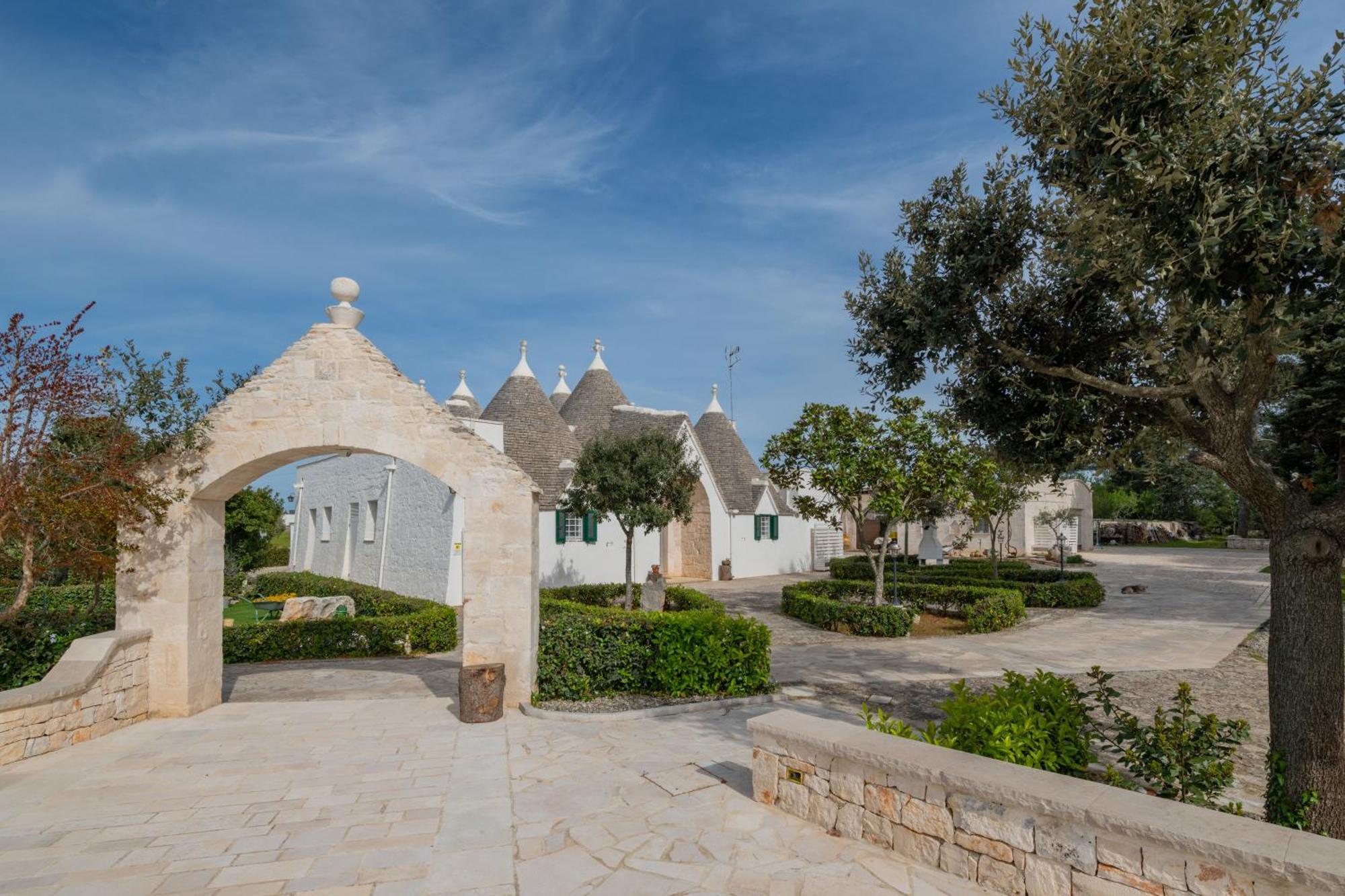 Trullo Degli Anelli In Masseria Apartment Cisternino
